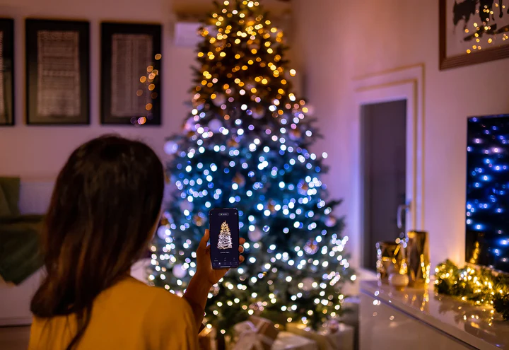 Vista 4 de ✨ Tiras de Luces LED Inteligentes para Árbol de Navidad – Control Bluetooth